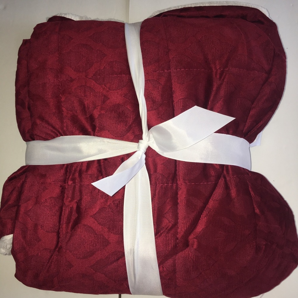 Beyond soft throw - Picture 3 of 3